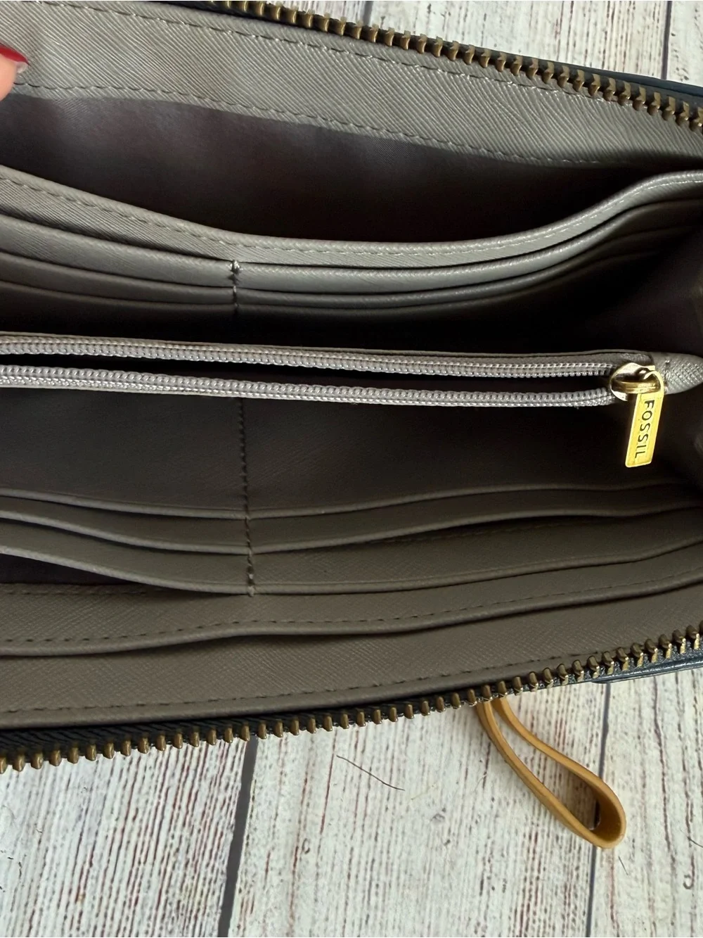 FOSSIL Madison Blue Heart Zipper Wallet
